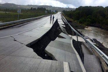 ¡ÚLTIMO MINUTO! Fuerte sismo de 7,6 grados estremeció el sur de Chile y causa alerta de tsunami