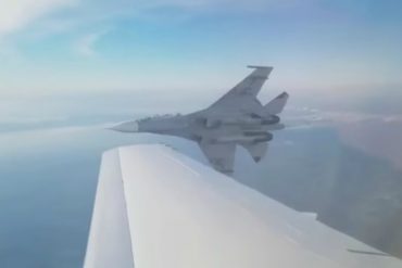 ¡ATENCIÓN! Aviones de guerra de la Fuerza Aérea acosan en el aire a aeronaves privadas (+Video)