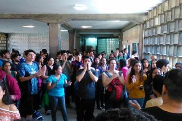 ¡HAMPA DESATADA! Robaron en un salón de la Escuela de Idiomas Modernos de la UCV