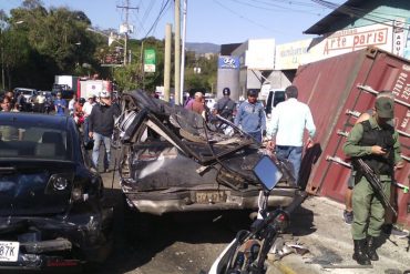 ¡LO ÚLTIMO! Un fallecido y 9 heridos tras choque múltiple en El Tambor (+Fotos)