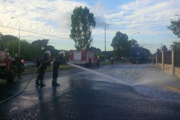 ¡EN COJEDES! Camión de cerveza impactó contra una cola en Farmatodo y dejó 5 heridos (entre ellos una bebé)