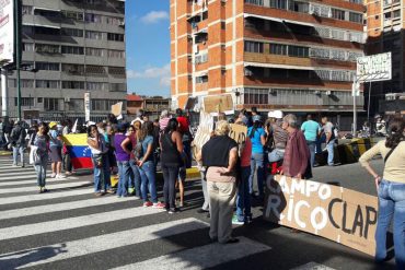 ¿ALÓ, BERNAL? Habitantes de Campo Rico trancaron las calles para exigir las bolsas de los Clap