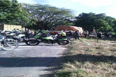 ¡ENTÉRATE! Saquearon una gandola cargada de arroz que se accidentó en Carabobo