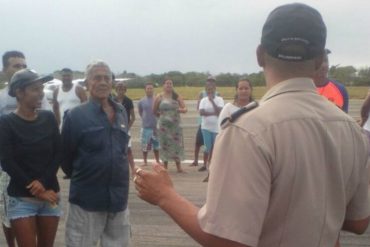 ¡IMPERDIBLE! Así protestaron en Los Roques para exigir la renuncia de un funcionario del gobierno