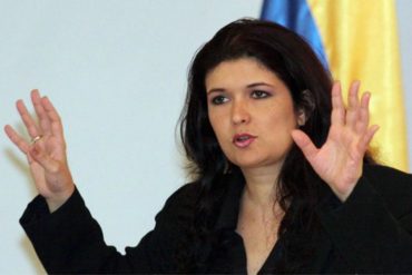 ¡APOYA LA CENSURA! Maripili Hernández: Me parece muy bueno que le hayan cortado la teta a CNN en Venezuela