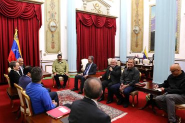 ¡SEPAN! Maduro se encerró en Miraflores con Samper, Zapatero, Torrijos y el nuncio Giordano para relanzar el «diálogo» (+Fotos + Risitas)
