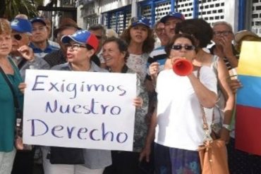 ¡PASAN TRABAJO! Jubilados y pensionados en el exterior tienen año y medio sin cobrar