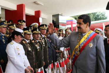 ¿REBELIÓN EN PUERTAS? Casa Militar habría disparado contra efectivos de la Armada que se pronunciaron contra el régimen