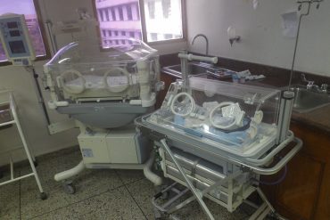 ¡ALARMANTE! Se vistió de enfermera y se robó a un bebé del retén de un hospital en Ciudad Bolívar