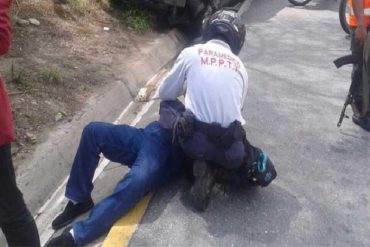 ¡INSÓLITO! Simularon un accidente en la Francisco Fajardo para robarle la moto a un paramédico