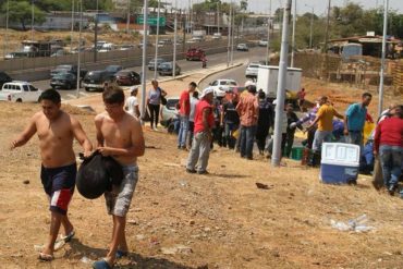 ¿HAMBRE O VANDALISMO? Camión cargado de camarones fue saqueado en Maracaibo (+Fotos)