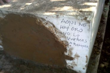 ¡DANTESCO! Ladrones profanan tumbas para buscar “dientes de oro” entre los cadáveres