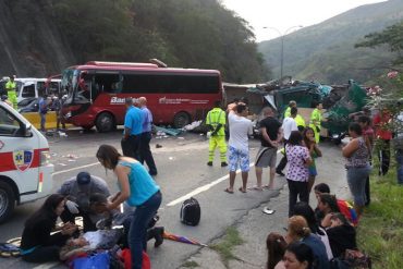 ¡ÚLTIMA HORA! Dos muertos y 11 heridos en accidente de tránsito en el sector Araguaney en la AGMA