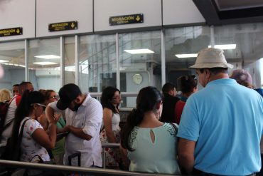 ¡CRISIS DE EMIGRANTES! Decenas de venezolanos varados en Costa Rica: no los dejan ingresar a Panamá