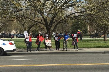 ¡BOCHORNO! La “multitudinaria” protesta chavista en Washington contra el imperialismo de la OEA