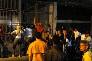 ¡TE LO MOSTRAMOS! El momento exacto en que colectivos chavistas irrumpieron protesta en la Baralt (+Video)