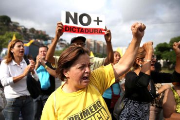 ¡CALLE ACTIVA! Oposición convoca a una marcha este martes a apoyar destitución de los magistrados