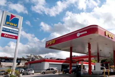 ¡FINGEN DEMENCIA! Pdvsa: Estaciones de servicio de Caracas reciben combustible con normalidad (piden «no hacer colas innecesarias»)