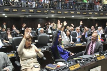 ¡EL GOLPE SIGUE! Asamblea Nacional continuará este martes con el procedimiento de remoción de los Magistrados del TSJ