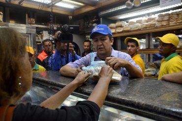 ¡CANALLA! Amenazas, intimidación y atropello: Así actúa William Contreras en las panaderías (+Video)