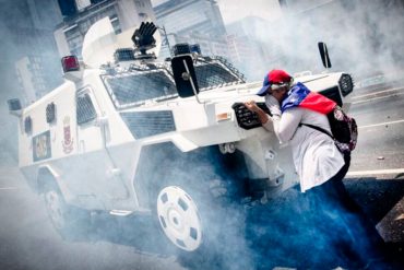 ¡TE LO CONTAMOS! Lo que se sabe de la mujer que paró una tanqueta en protesta de este #19A