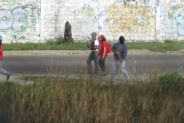 ¡QUÉ HORROR! Los paramilitares del chavismo se soltaron el moño en el 23 de Enero