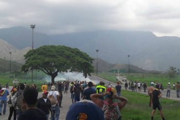 ¡TE LO MOSTRAMOS! Así reprimieron a manifestantes en Los Tulipanes, San Diego (+Video)