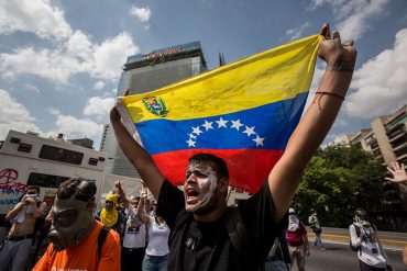 ¡AQUÍ NADIE DESCANSA! Oposición toma nuevamente la calle este Jueves Santo #13Abr