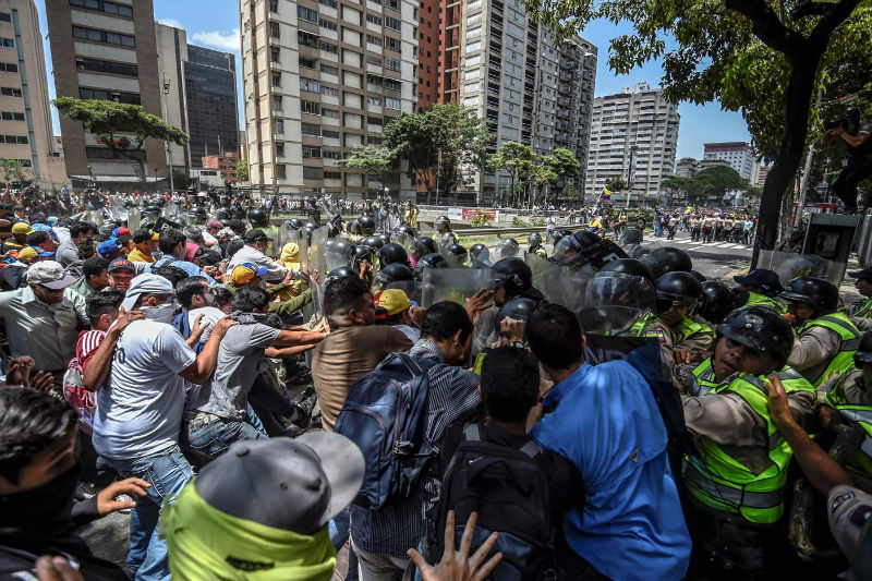 Táchira - Venezuela - Página 7 Protestas-Av-Libertador-represion-manifestacion-PNB-GNB-oposicion-4-de-abril-07