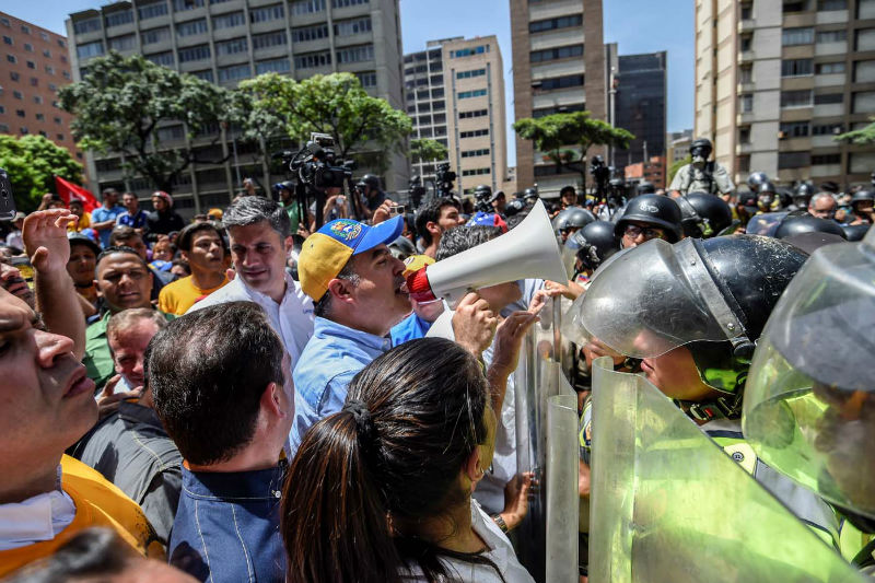 Táchira - Venezuela - Página 7 Protestas-Av-Libertador-represion-manifestacion-PNB-GNB-oposicion-4-de-abril-11