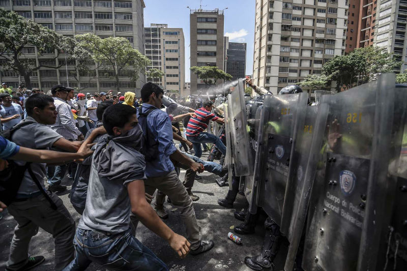 Táchira - Venezuela - Página 7 Protestas-Av-Libertador-represion-manifestacion-PNB-GNB-oposicion-4-de-abril-19