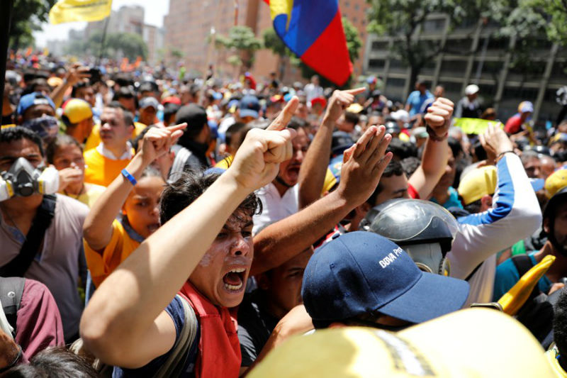 Protestas-Av-Libertador-represion-manifestacion-PNB-GNB-oposicion-4-de-abril-2-09