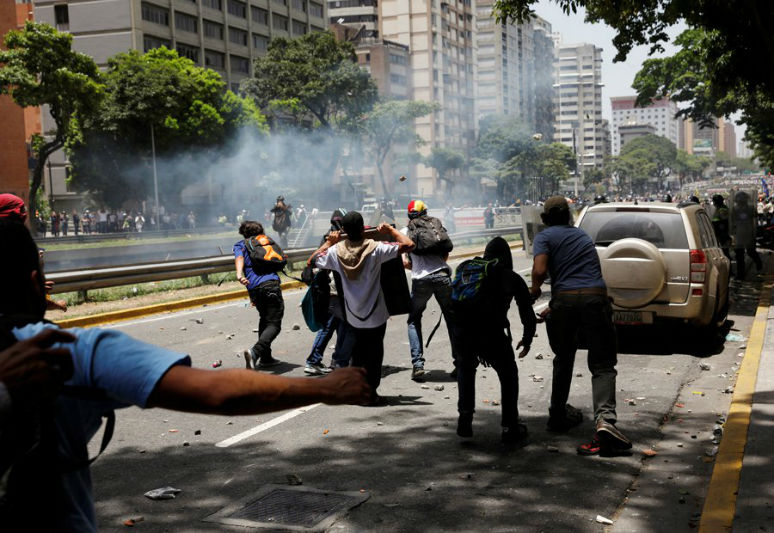 Protestas-Av-Libertador-represion-manifestacion-PNB-GNB-oposicion-4-de-abril-2-11