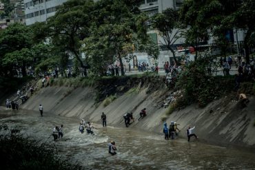 ¡ATENCIÓN! Advierten que quienes atravesaron El Guaire podrían padecer infecciones severas