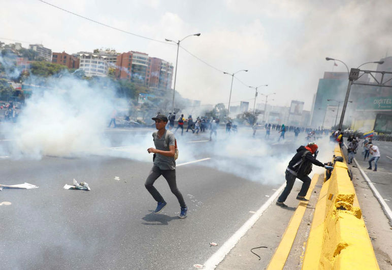 Protestas-manifestacion-marcha-oposicion-Francisco-Fajardo-10-de-abril-1-09