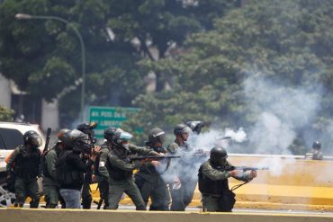 ¡IMPRESIONANTES! 18 imágenes que muestran la grotesca represión de la PNB contra manifestantes