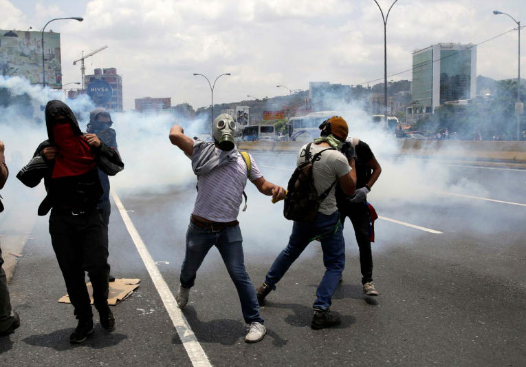 Protestas-manifestacion-marcha-oposicion-Francisco-Fajardo-10-de-abril-1-15