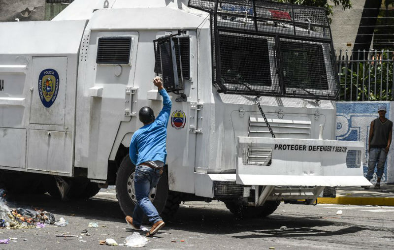 Protestas-represion-manifestacion-PNB-GNB-oposicion-4-de-abril-5-03