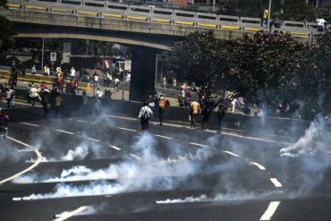 ¡LO ÚLTIMO! Joven de 18 años fue arrollada por la GNB en la jornada de protestas de este #4Abr