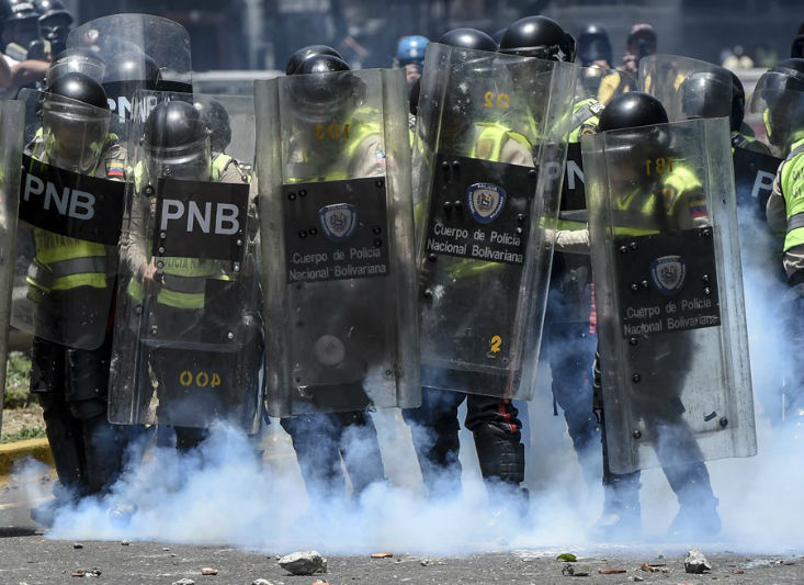 Protestas-represion-manifestacion-PNB-GNB-oposicion-4-de-abril-5-10