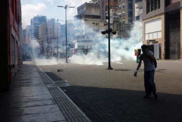 ¡LO ÚLTIMO! GNB y PNB reprimen a manifestantes en el bulevar de Sabana Grande (+Fotos)