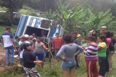 ¡ENTÉRATE! Aparatoso accidente en San Cristóbal deja 18 personas lesionadas