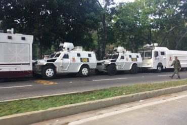 ¡LISTOS PARA REPRIMIR! La ballena de la PNB ya espera a los manifestantes en la avenida Libertador