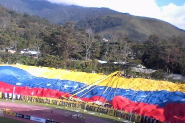 ¡COBARDES! GNB reprimió a aficionados en estadio de Pueblo Nuevo por cantar consignas contra Maduro (+Video)