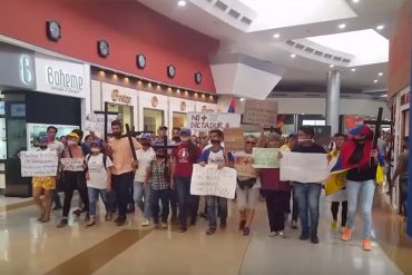 ¡FUERTE Y CLARO! Opositores protestaron en centros comerciales de Margarita y exigieron “libertad” (+Video)