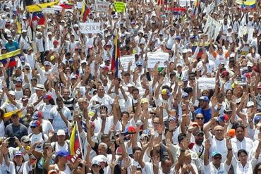 ¡VENEZUELA EN LAS CALLES! Así va la Marcha del Silencio en las ciudades del país (Fotos)