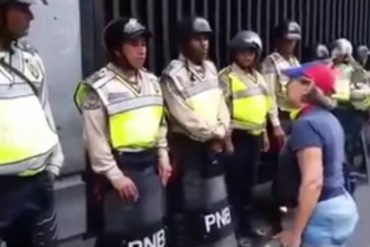 ¡CONTUNDENTE! Venezolana harta del gobierno y la represión encara a la PNB:” Pónganse los pantalones de verdad” (+Video)