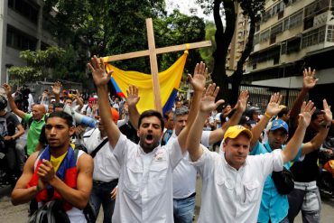 ¡EN PAZ! Marcha del silencio por los caídos en Caracas llegó a la Conferencia Episcopal Venezolana (Fotos)