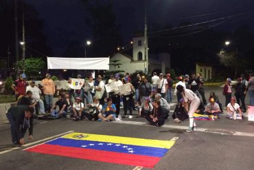 ¡MADRUGONAZO! Venezolanos se adelantaron y arrancaron el plantón desde las 5:00 am de este #24Abr