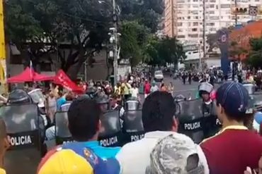 ¡YA EMPEZARON! Reprimieron marcha pacífica en Vargas (+Video)